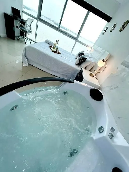 Ecusuites Vista Rio Jacuzzi Privado Wyndham 802 Guayaquil