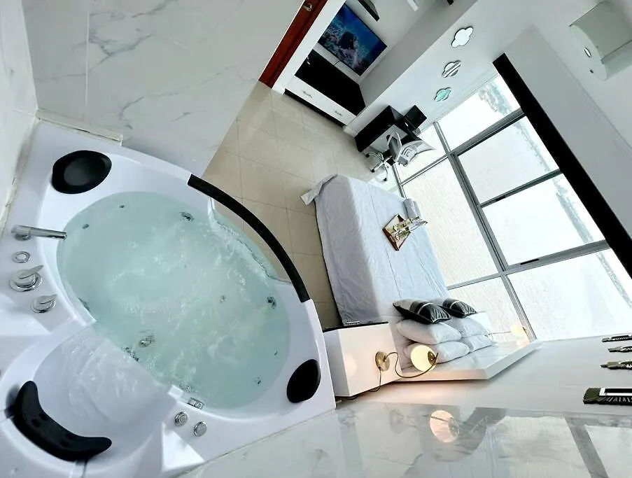 Ecusuites Vista Rio Jacuzzi Privado Wyndham 802 Guayaquil Apartment