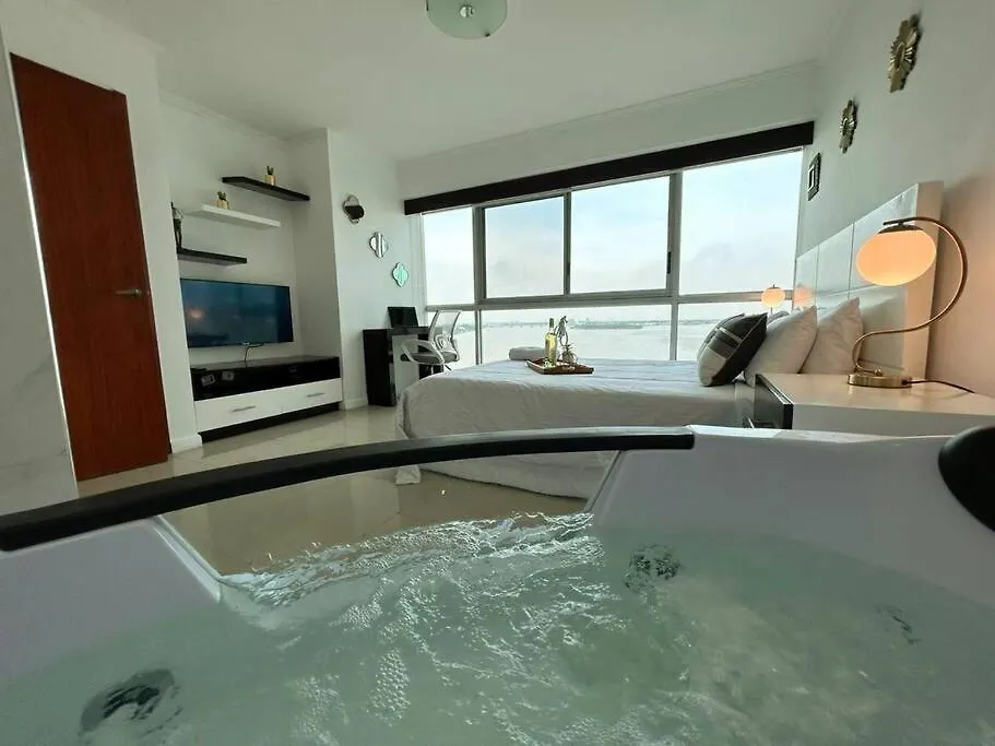 Ecusuites Vista Rio Jacuzzi Privado Wyndham 802 Guayaquil