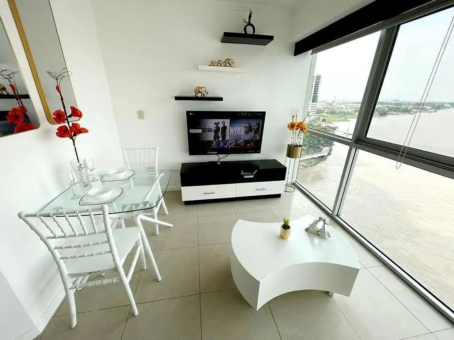 Ecusuites Vista Rio Jacuzzi Privado Wyndham 802 Guayaquil Ecuador